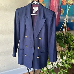 Talbots Petites Navy blue linen blazer with gorgeous gold buttons. Size 6P.
